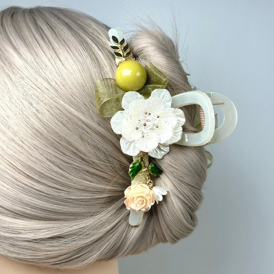 Gardenia Hair Claw