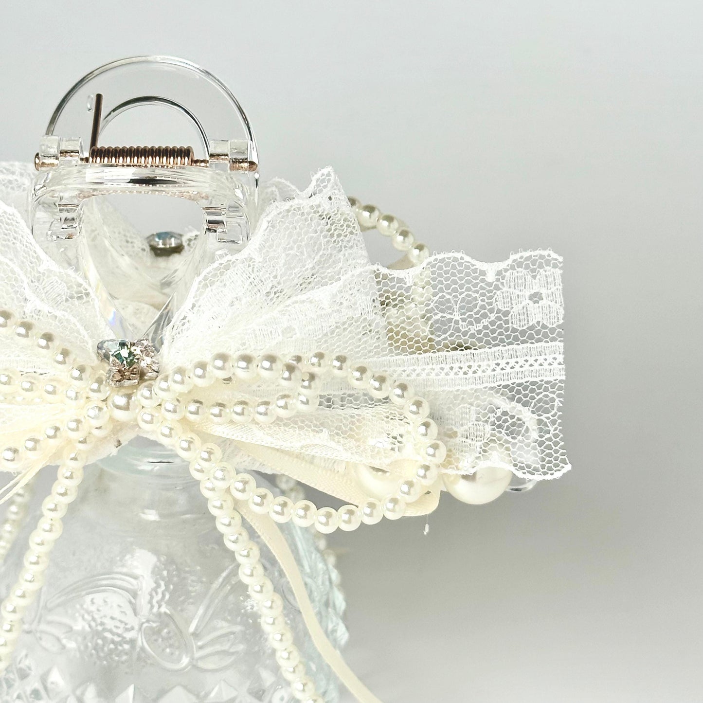 White Pearl Bow Hair Claw