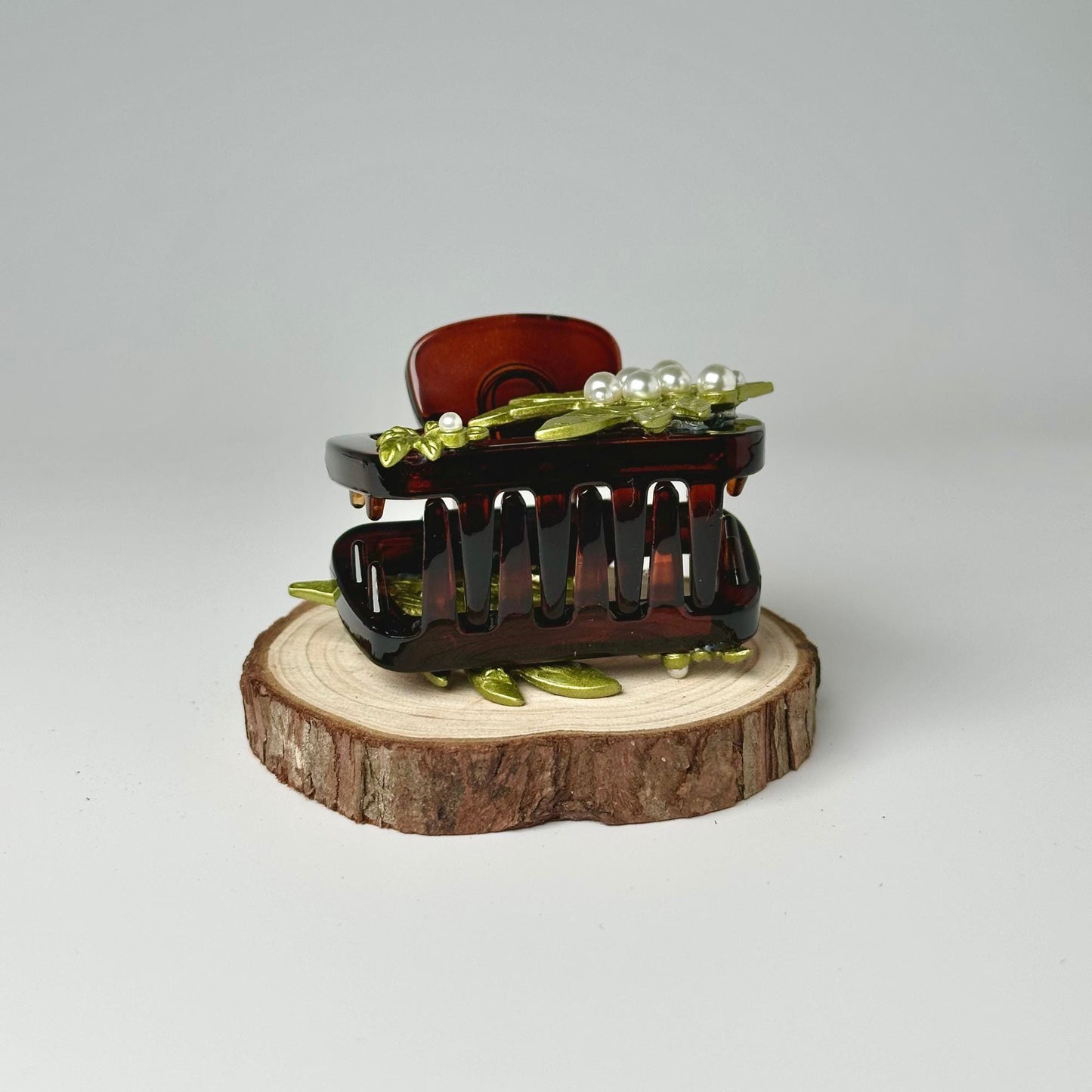 a piece of wood sitting on top of a piece of wood