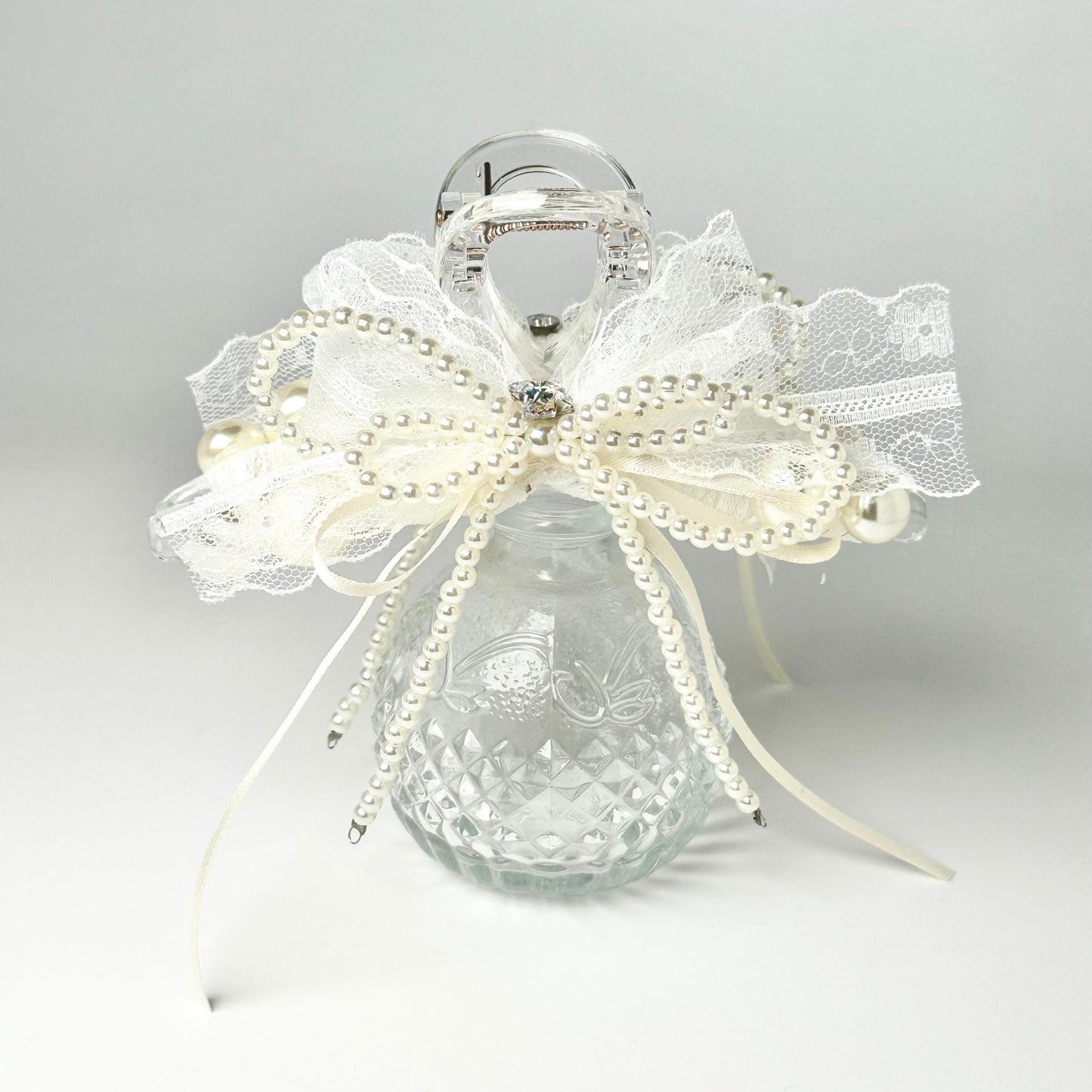 White Pearl Bow Hair Claw