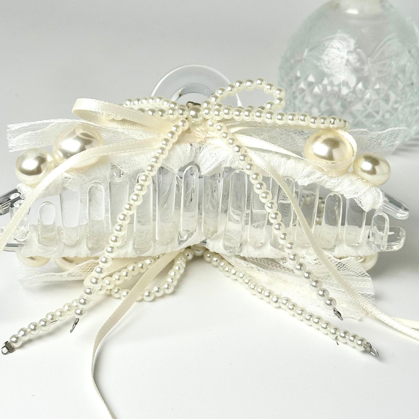 White Pearl Bow Hair Claw
