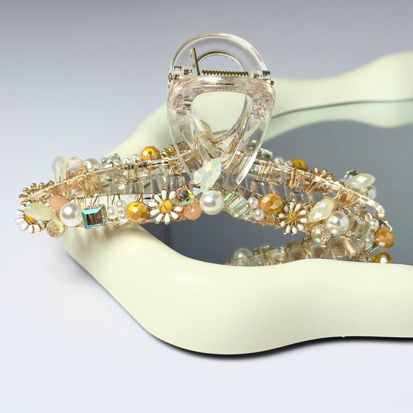 Daisy Hair Claw Clip