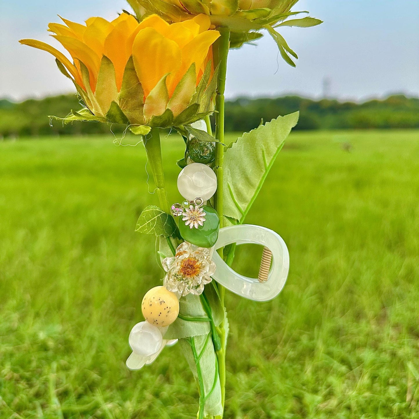 Daisy Hair Claw