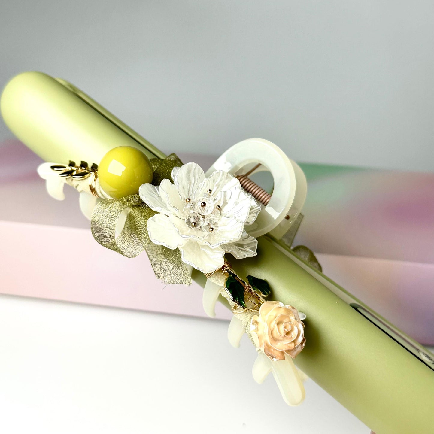 Gardenia Hair Claw