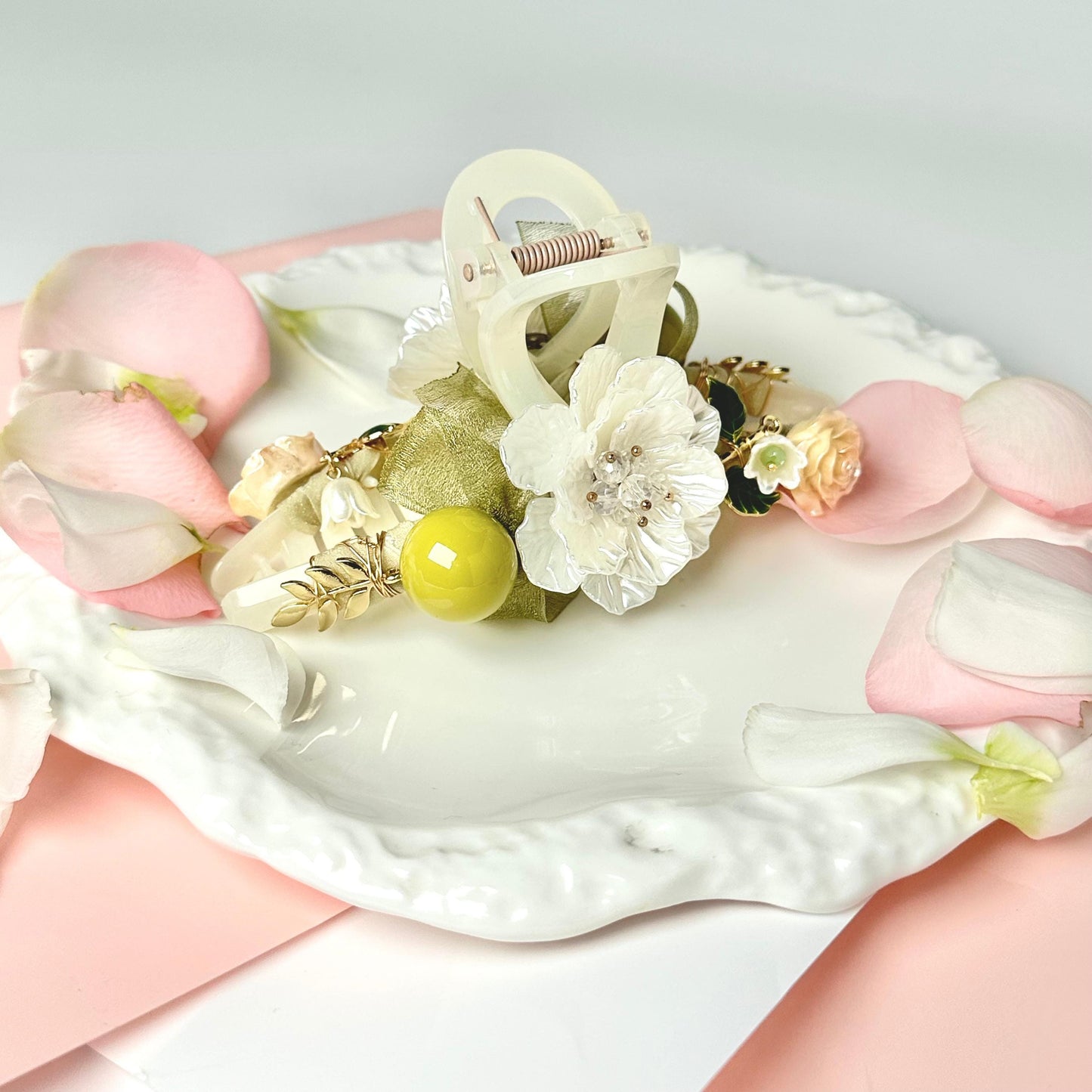 Gardenia Hair Claw