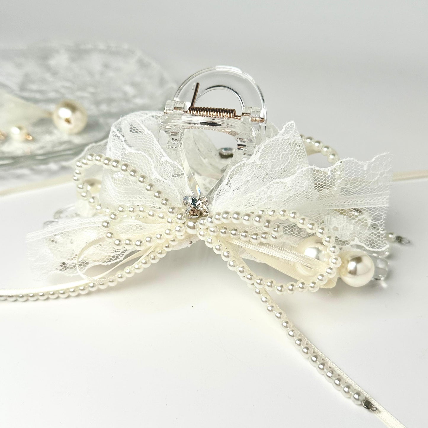 White Pearl Bow Hair Claw