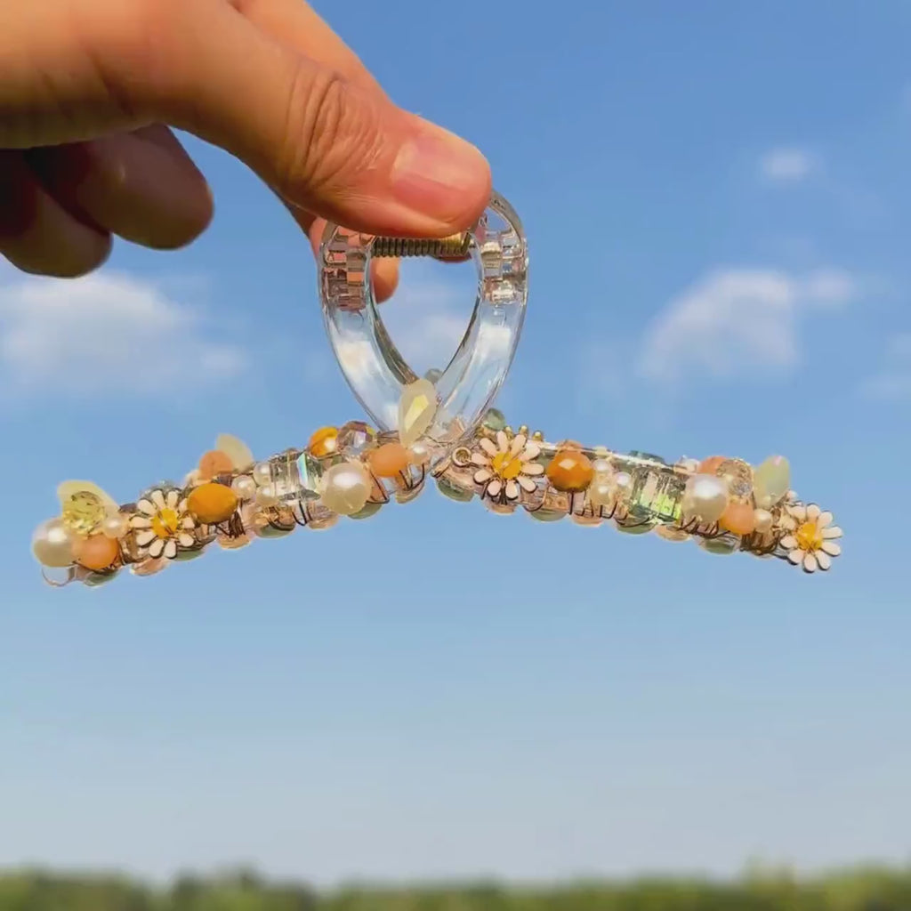 Daisy Hair Claw Clip