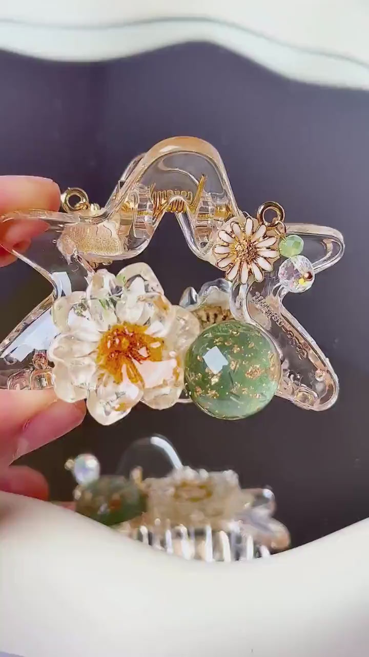 Starfish Daisy Hair Claw