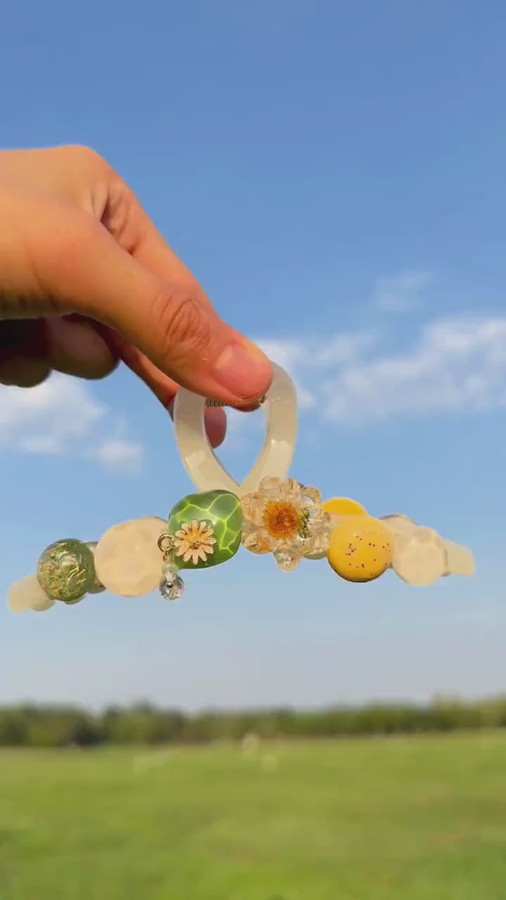 Daisy Hair Claw